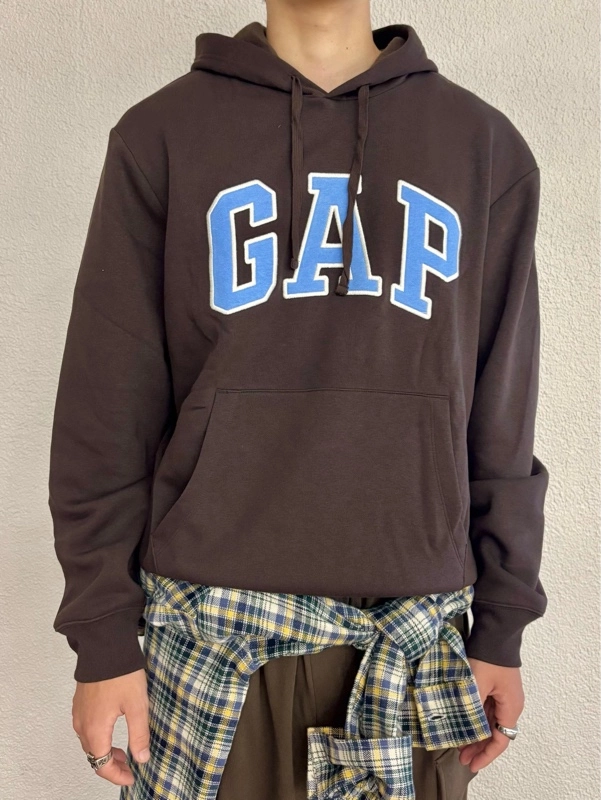 GAP ブラウン ロゴ入り パーカー Mサイズ 大人気！ブラウンロゴパーカー】 | Gap公式オンラインストア