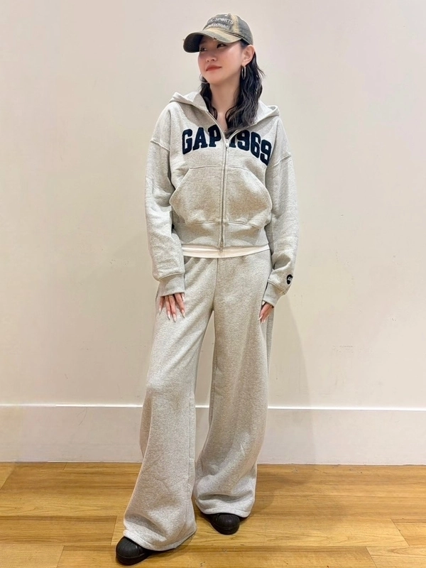 GAP セットアップ パーカー スウェットパンツ 立体感のあるロゴが可愛い◎ジップップパーカーセットアップ】 | Gap