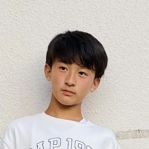 キッズ【人気の迷彩Tシャツ】素材がいい感じ | Gap公式オンラインストア